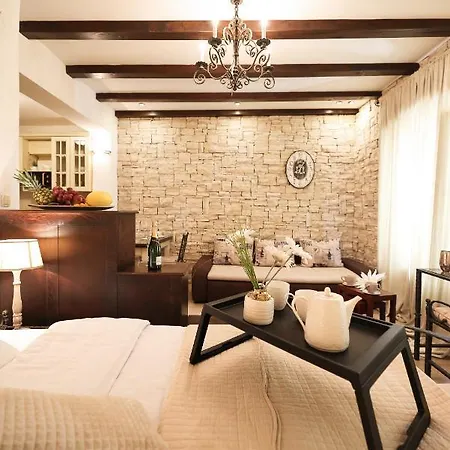Luxury Center Angels Rm דירה *
