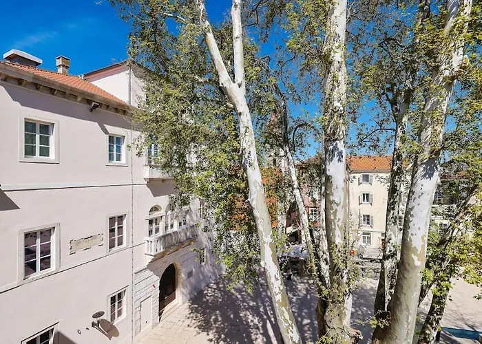 Luxury Center Angels Rm Apartman Zára